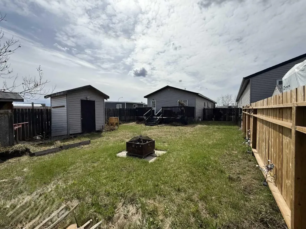 192 Grandview Crescent Fort Mcmurray AB T9H4X8
