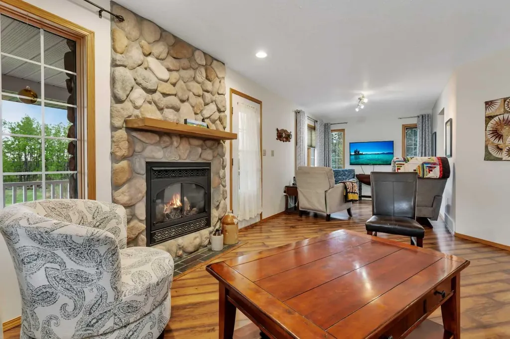 33021 Range Road 44 Rural Mountain View County AB T0M 1X0