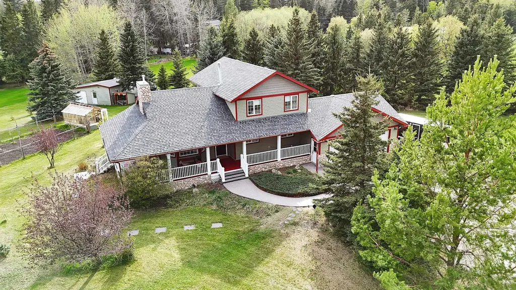 33021 Range Road 44 Rural Mountain View County AB T0M 1X0