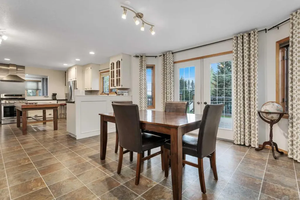 33021 Range Road 44 Rural Mountain View County AB T0M 1X0