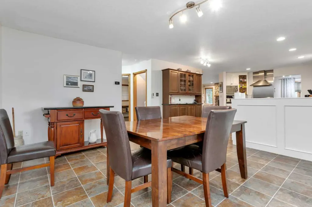 33021 Range Road 44 Rural Mountain View County AB T0M 1X0