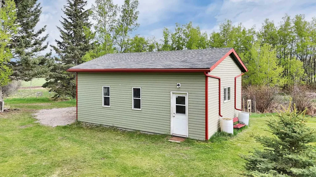 33021 Range Road 44 Rural Mountain View County AB T0M 1X0
