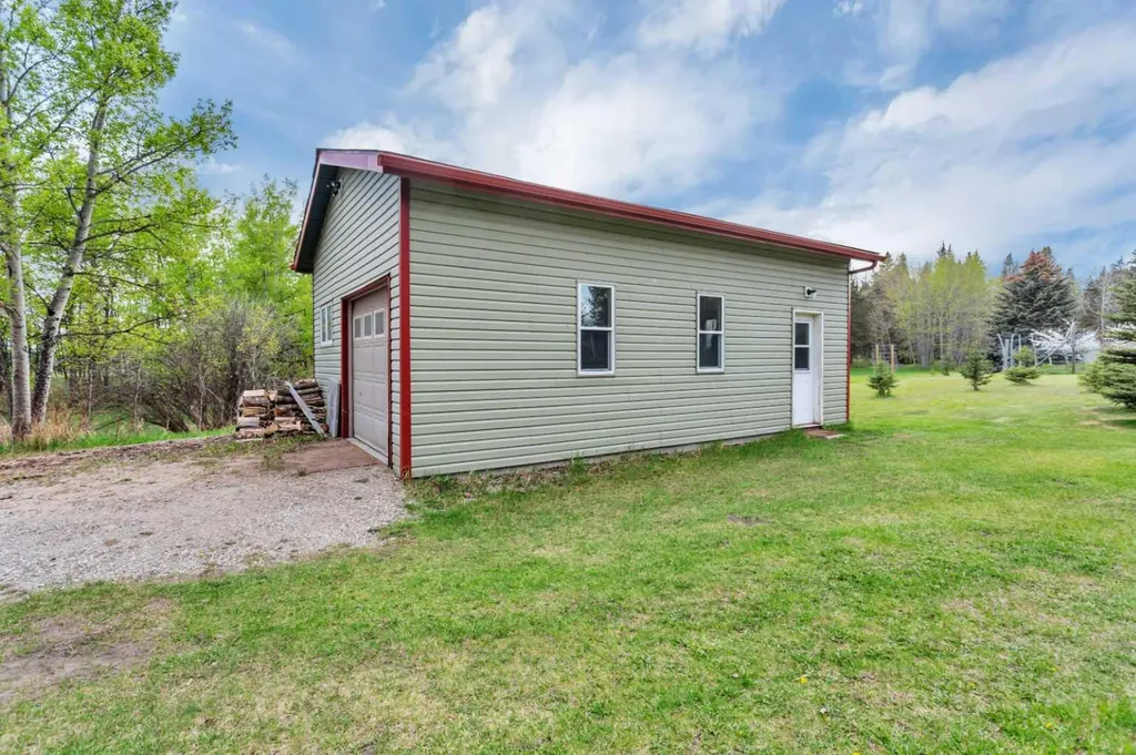 33021 Range Road 44 Rural Mountain View County AB T0M 1X0