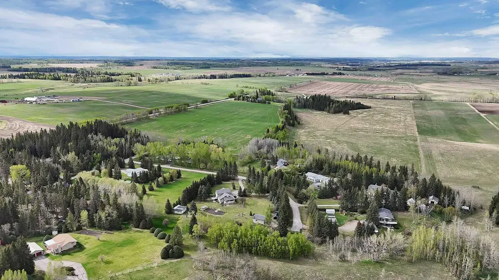 33021 Range Road 44 Rural Mountain View County AB T0M 1X0