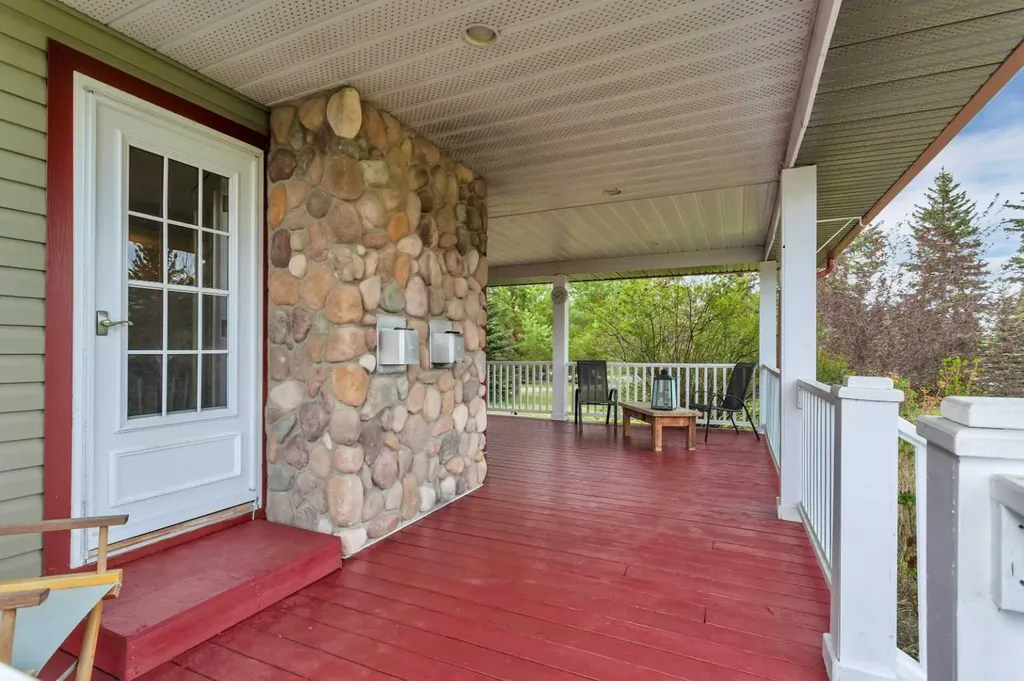 33021 Range Road 44 Rural Mountain View County AB T0M 1X0