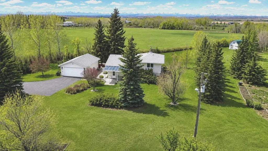 450151 118 Street E Rural Foothills County AB T1V 1N3