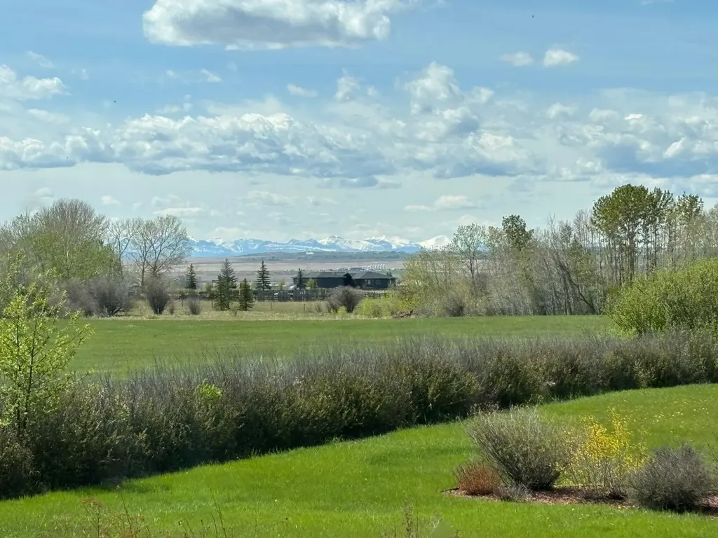 450151 118 Street E Rural Foothills County AB T1V 1N3