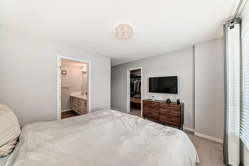 508 Harvest Grove Walk NE Calgary AB T3K 2P3