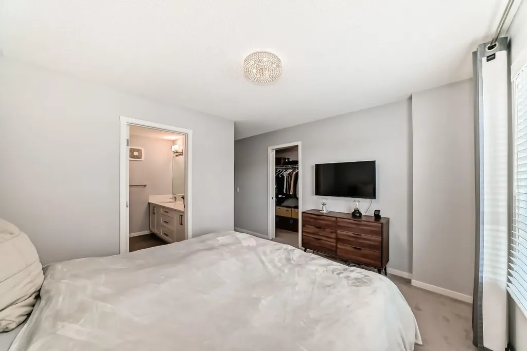 508 Harvest Grove Walk NE Calgary AB T3K 2P3