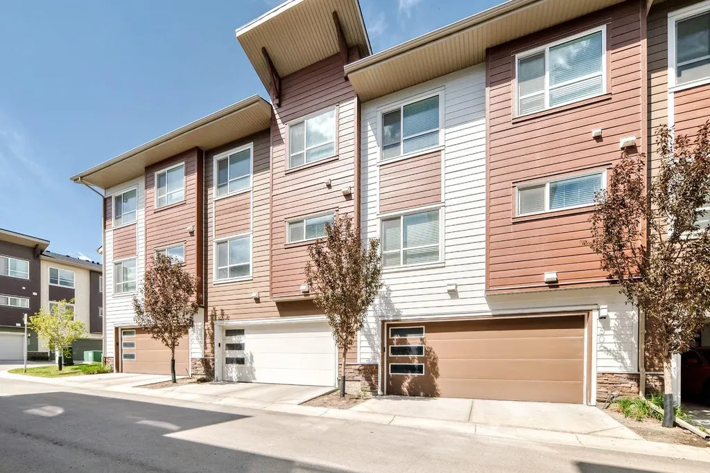 508 Harvest Grove Walk NE Calgary AB T3K 2P3