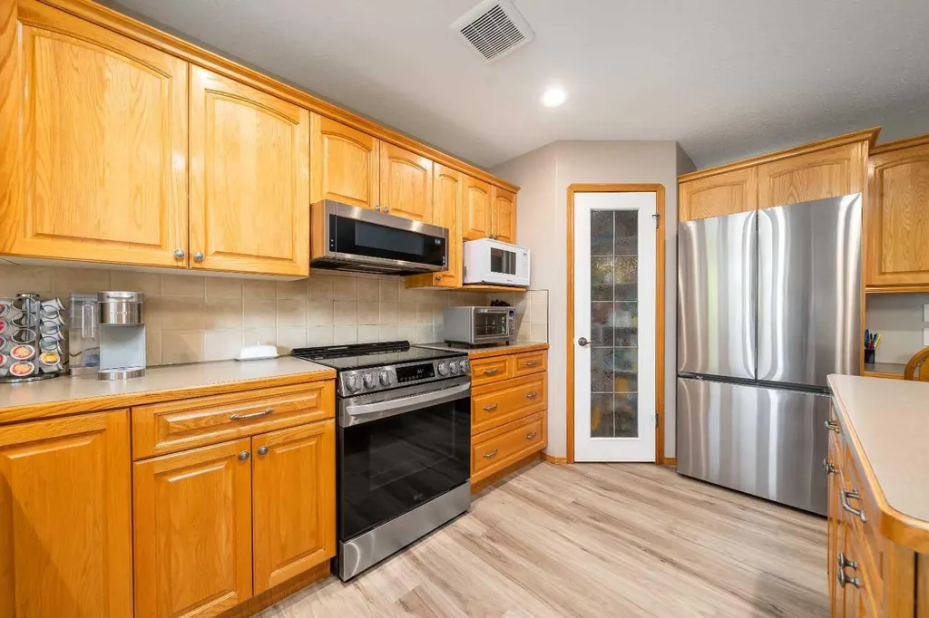 79 Henderson Court NE Medicine Hat AB T1C1Y9