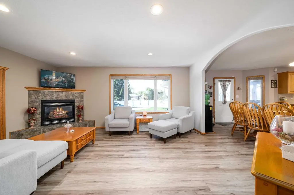 79 Henderson Court NE Medicine Hat AB T1C1Y9
