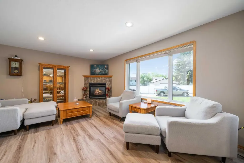 79 Henderson Court NE Medicine Hat AB T1C1Y9