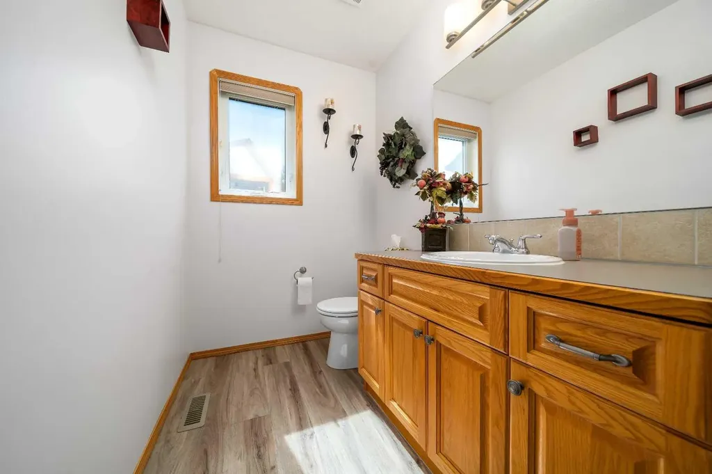 79 Henderson Court NE Medicine Hat AB T1C1Y9