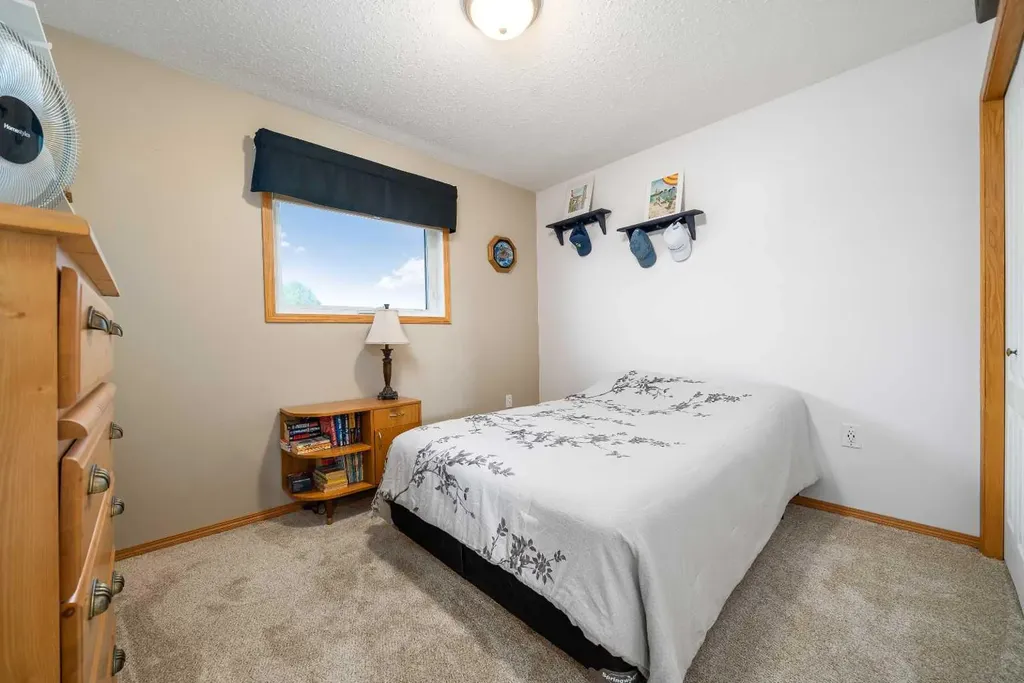 79 Henderson Court NE Medicine Hat AB T1C1Y9