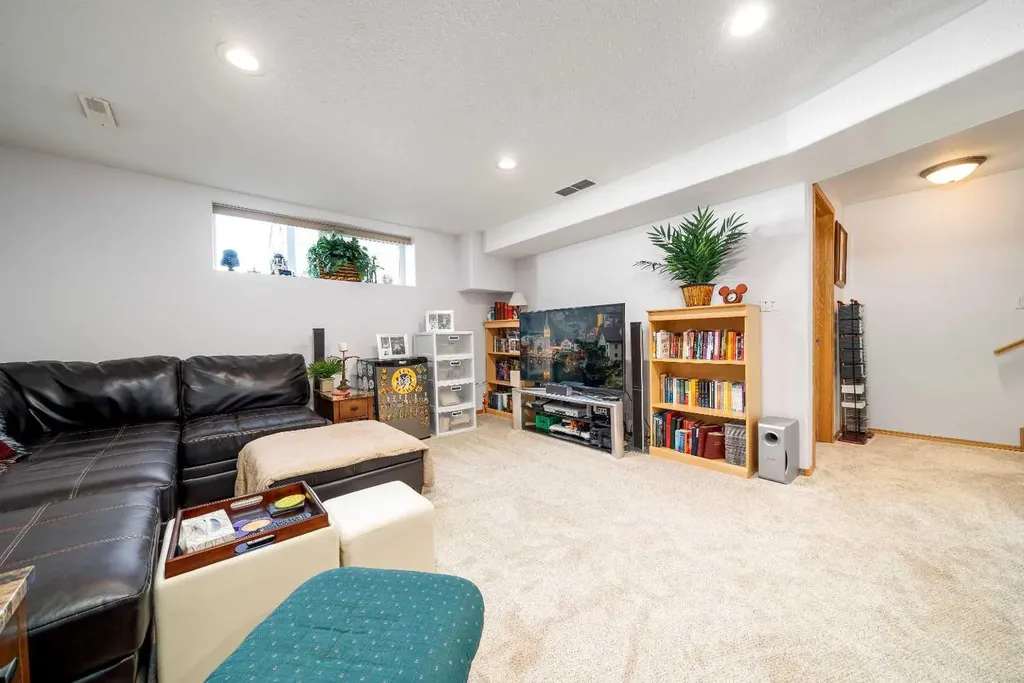 79 Henderson Court NE Medicine Hat AB T1C1Y9
