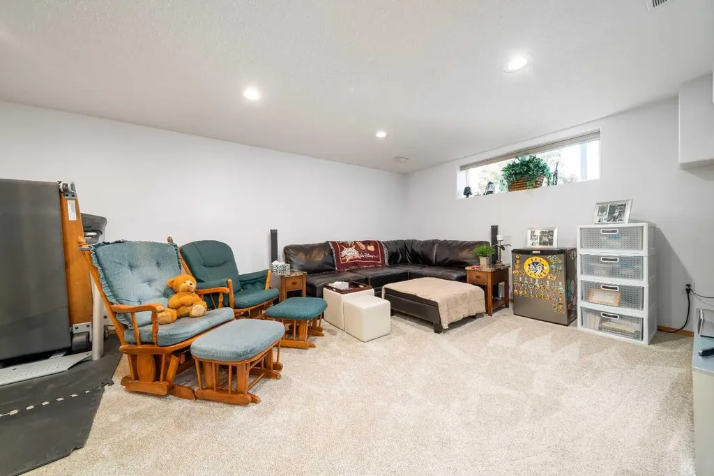 79 Henderson Court NE Medicine Hat AB T1C1Y9