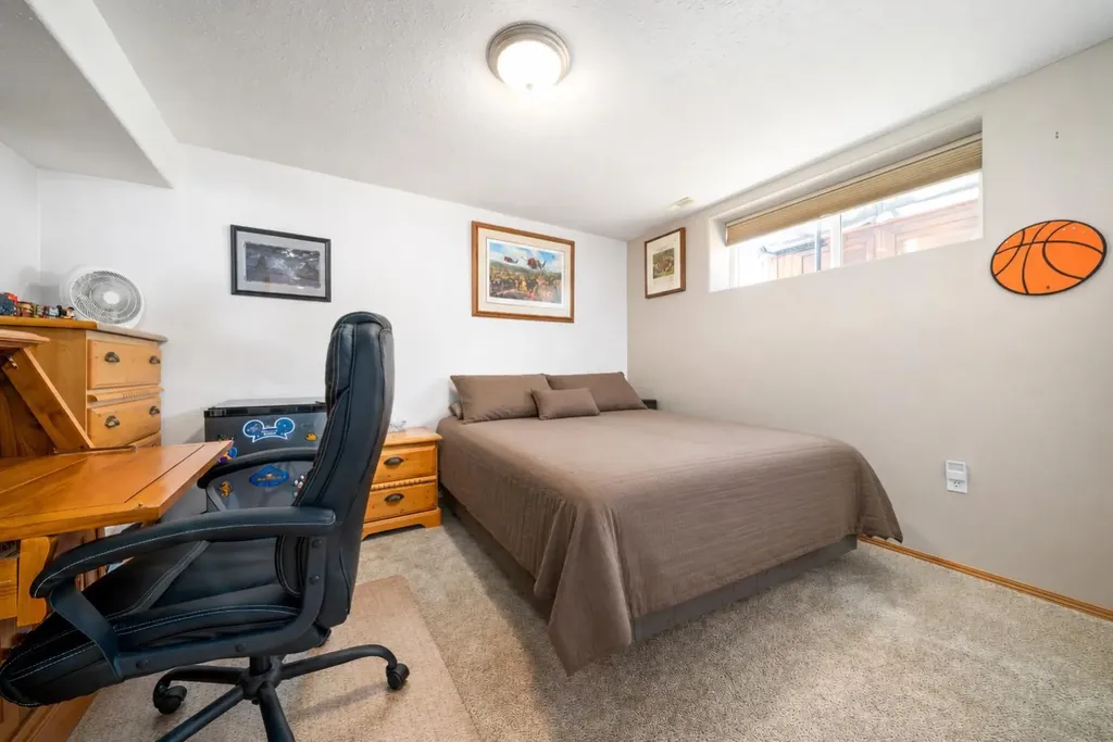 79 Henderson Court NE Medicine Hat AB T1C1Y9