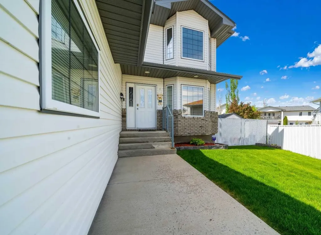 79 Henderson Court NE Medicine Hat AB T1C1Y9