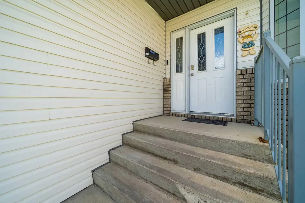 79 Henderson Court NE Medicine Hat AB T1C1Y9