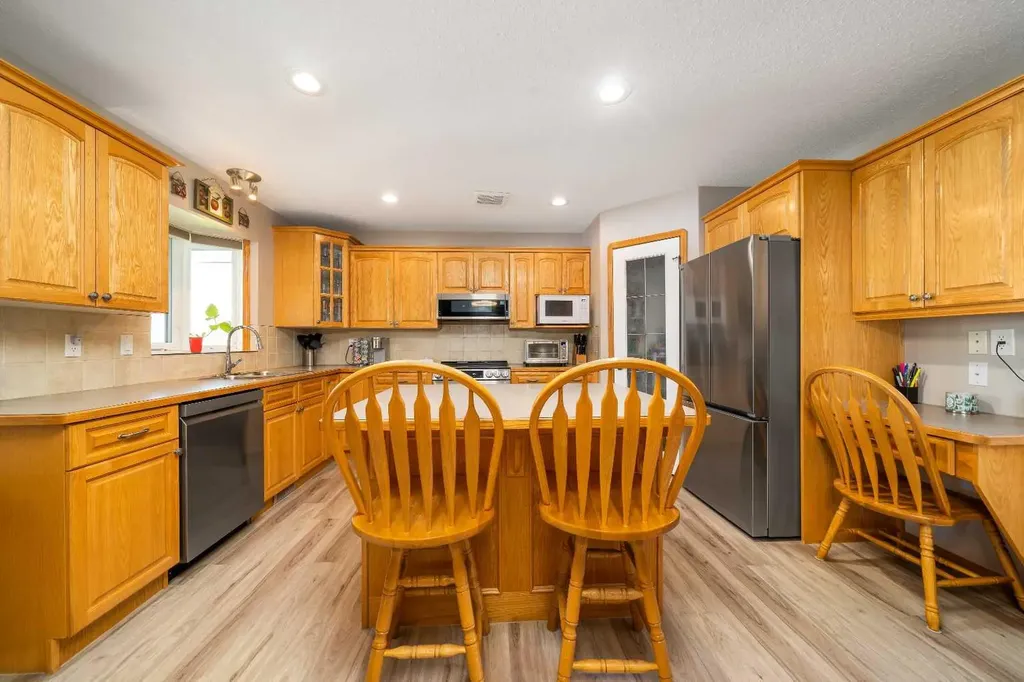 79 Henderson Court NE Medicine Hat AB T1C1Y9