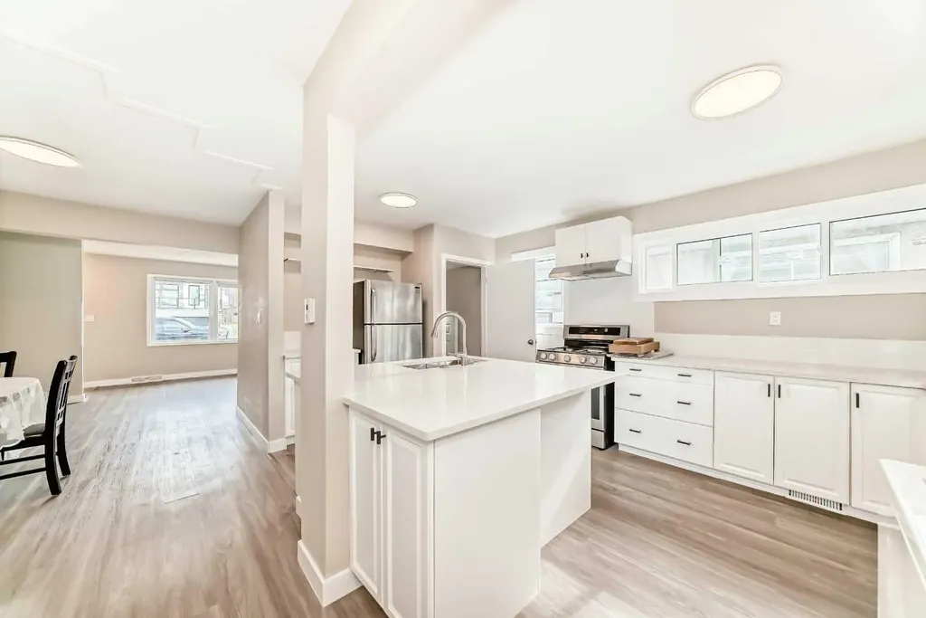 2311 Westmount Road NW Calgary AB T2N 3N7