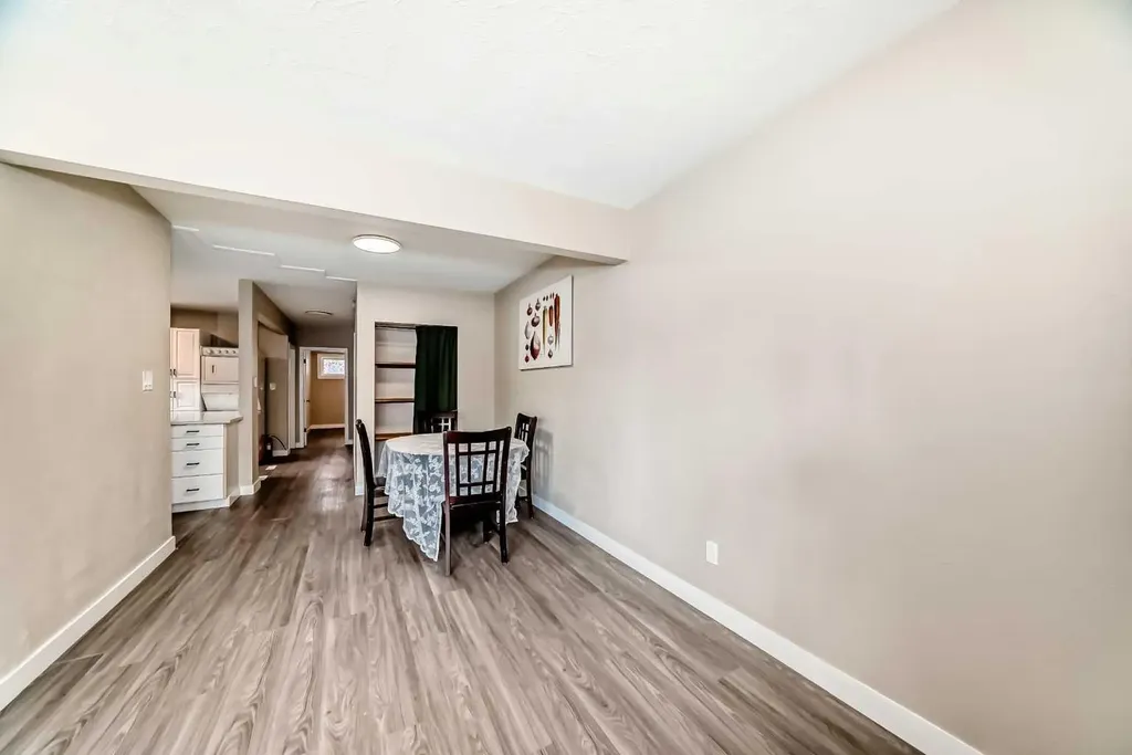2311 Westmount Road NW Calgary AB T2N 3N7