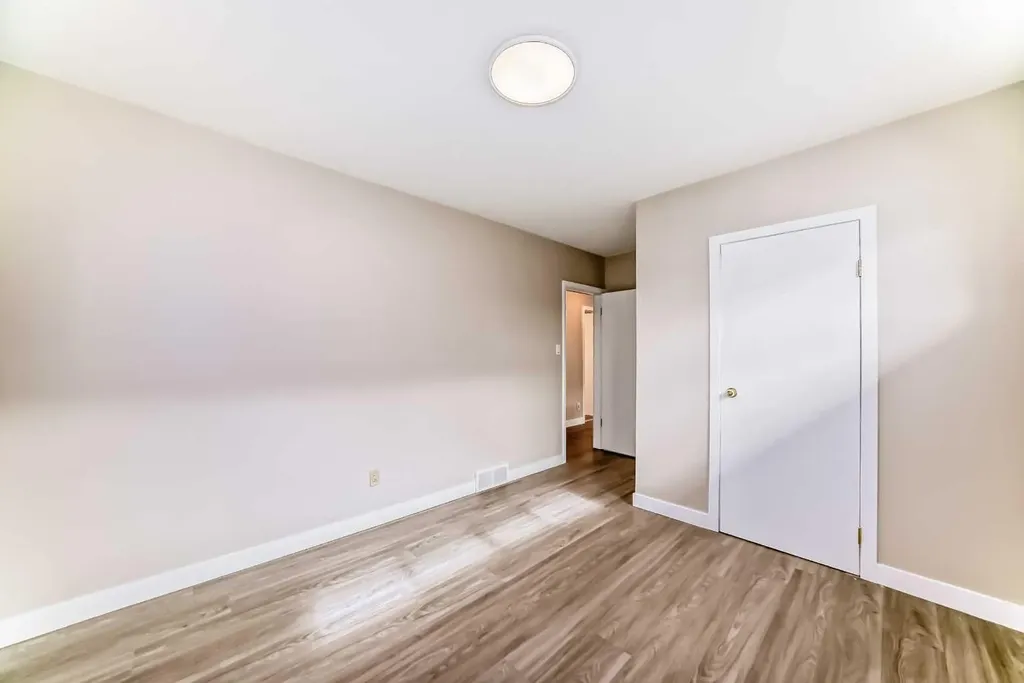 2311 Westmount Road NW Calgary AB T2N 3N7
