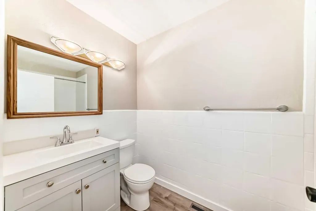 2311 Westmount Road NW Calgary AB T2N 3N7