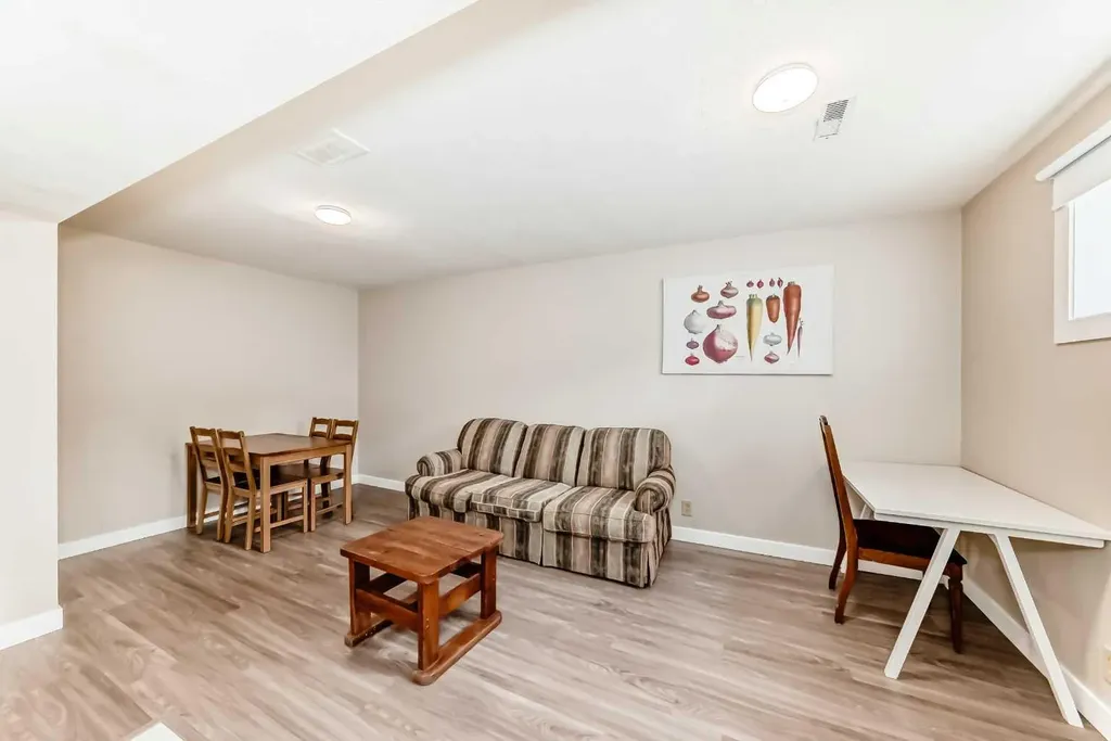 2311 Westmount Road NW Calgary AB T2N 3N7