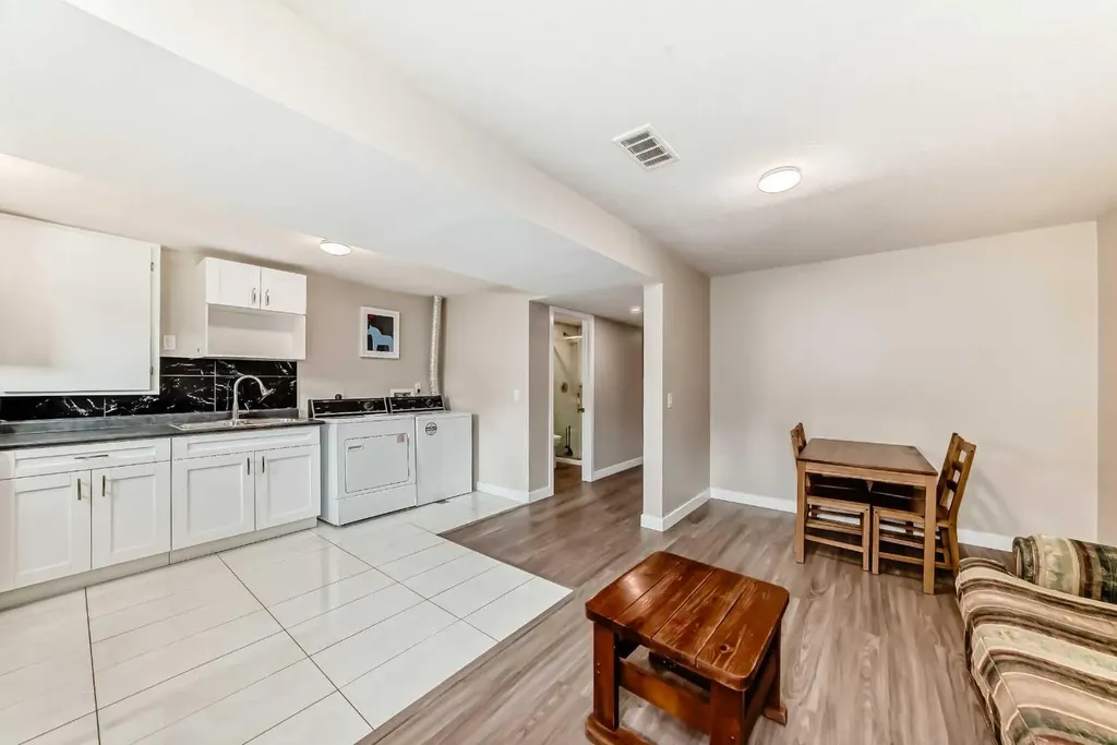 2311 Westmount Road NW Calgary AB T2N 3N7