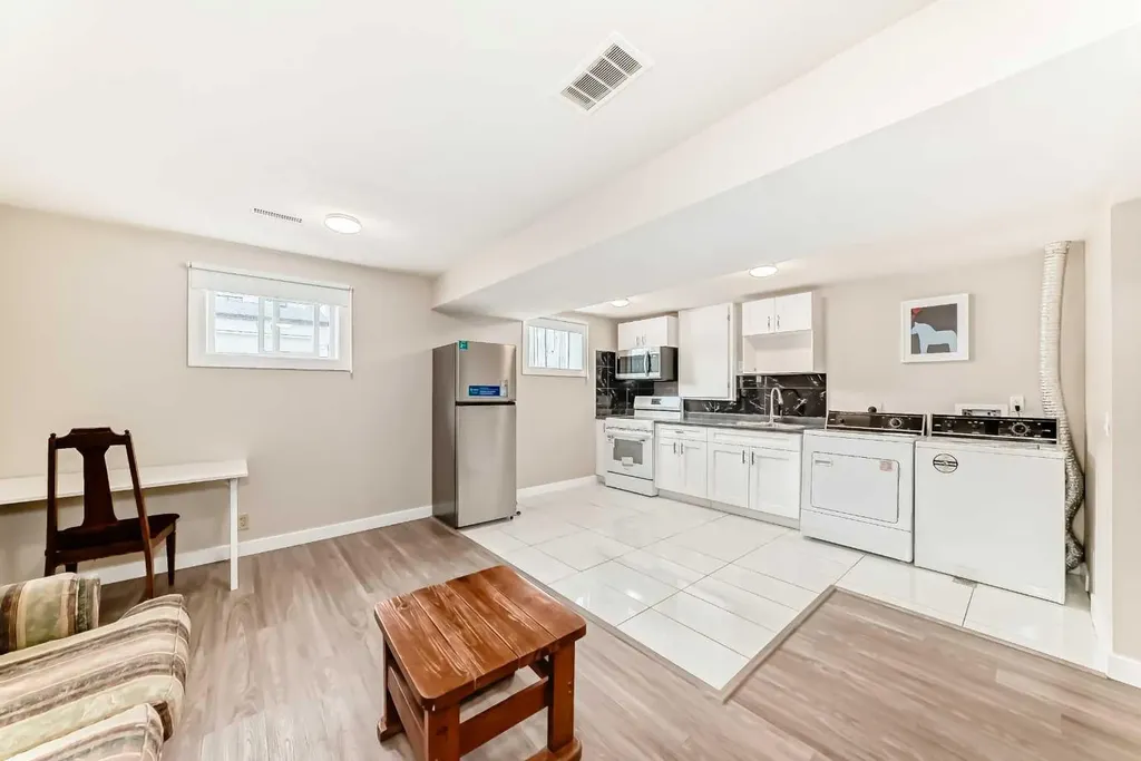2311 Westmount Road NW Calgary AB T2N 3N7
