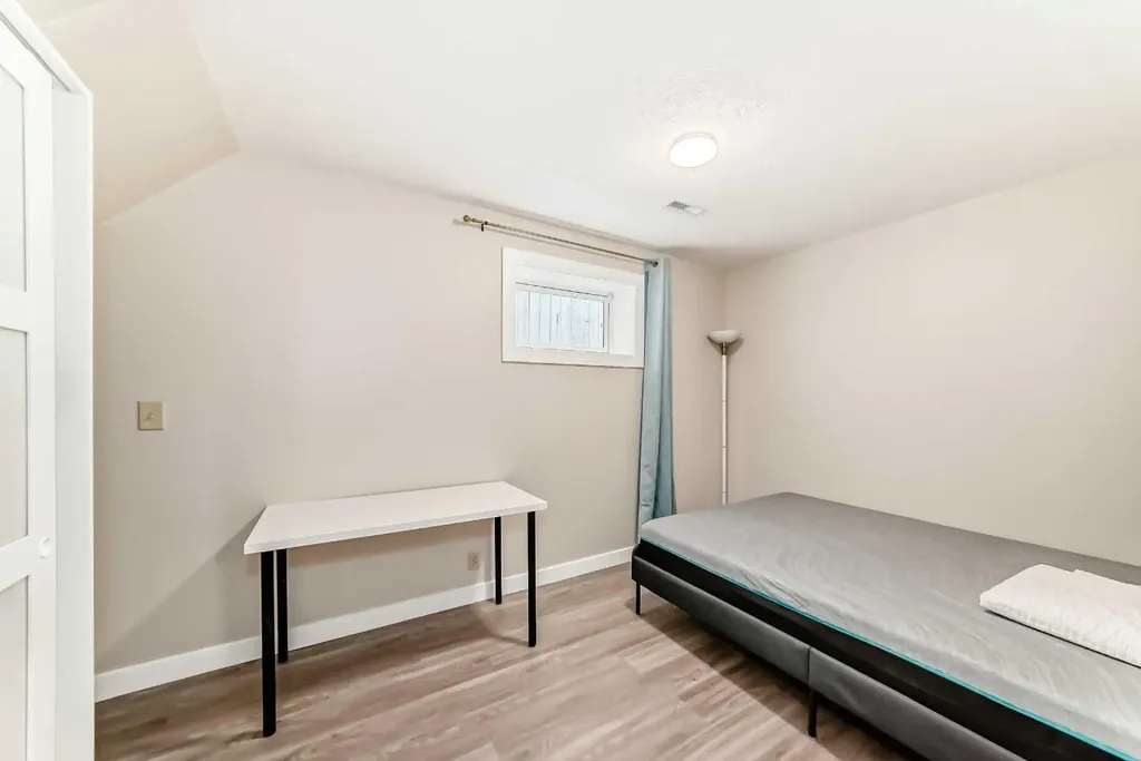 2311 Westmount Road NW Calgary AB T2N 3N7