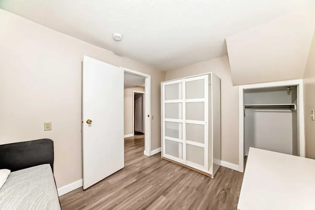 2311 Westmount Road NW Calgary AB T2N 3N7