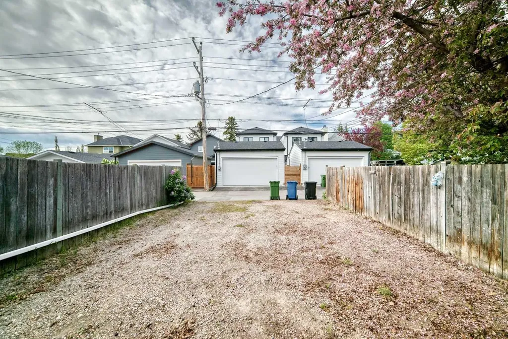 2311 Westmount Road NW Calgary AB T2N 3N7