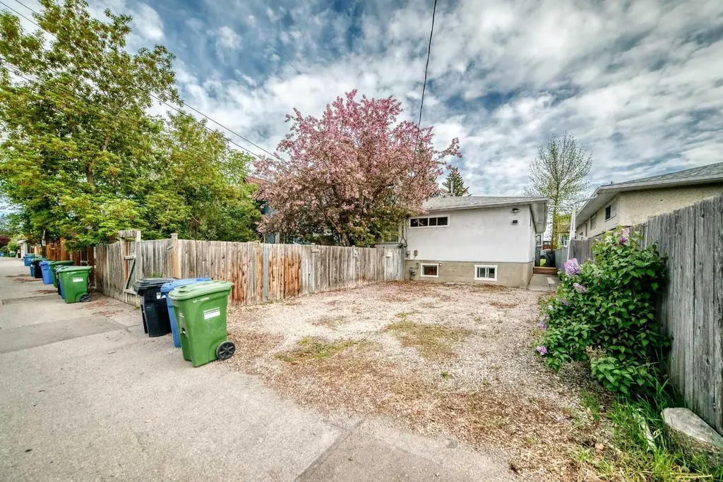 2311 Westmount Road NW Calgary AB T2N 3N7