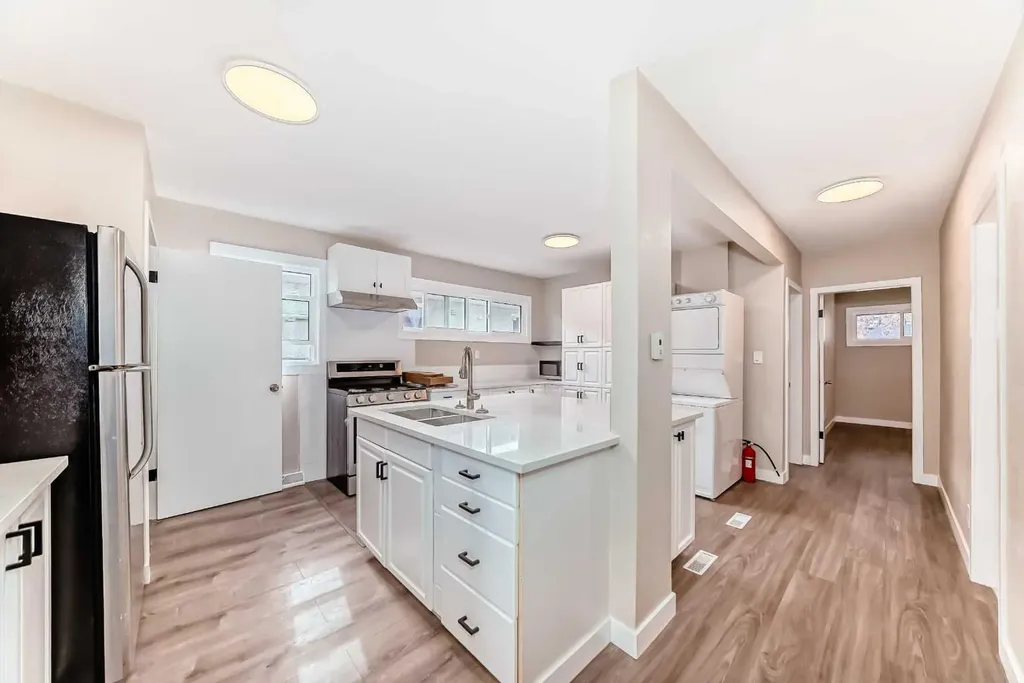2311 Westmount Road NW Calgary AB T2N 3N7