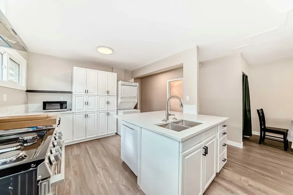 2311 Westmount Road NW Calgary AB T2N 3N7