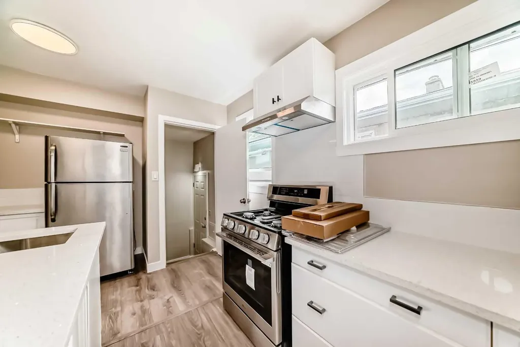 2311 Westmount Road NW Calgary AB T2N 3N7