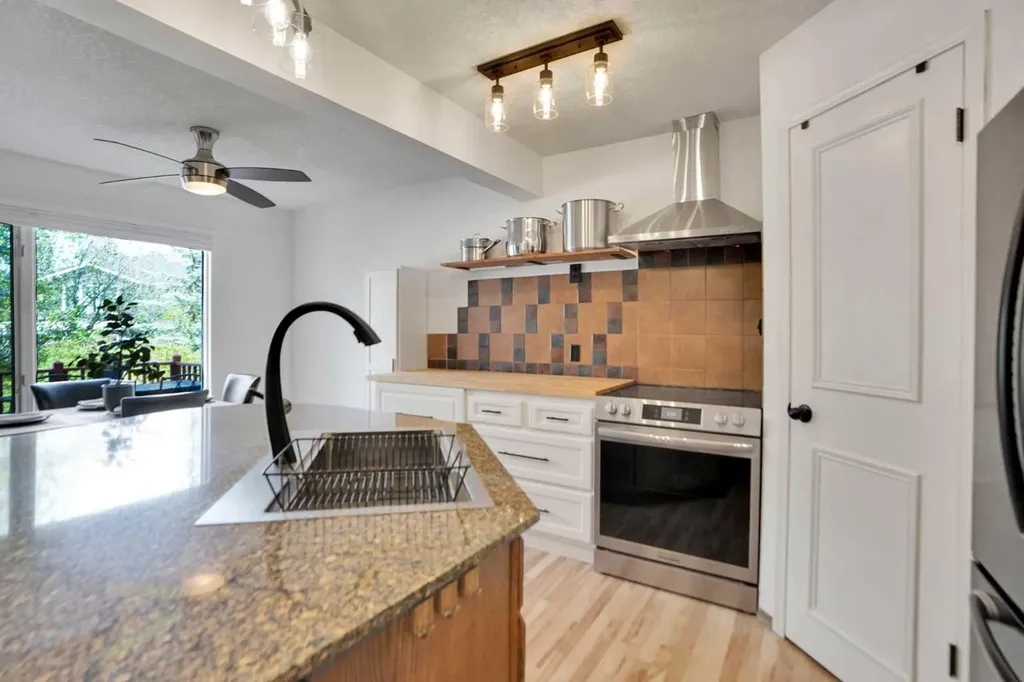 62 Macewan Park View NW Calgary AB T3K4E7