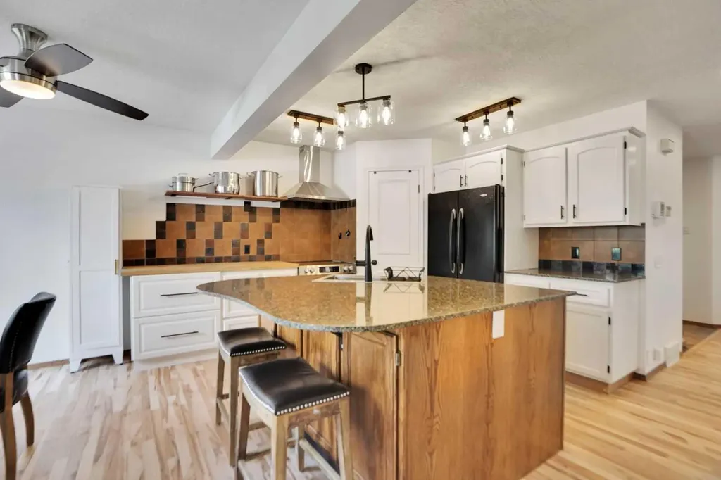 62 Macewan Park View NW Calgary AB T3K4E7