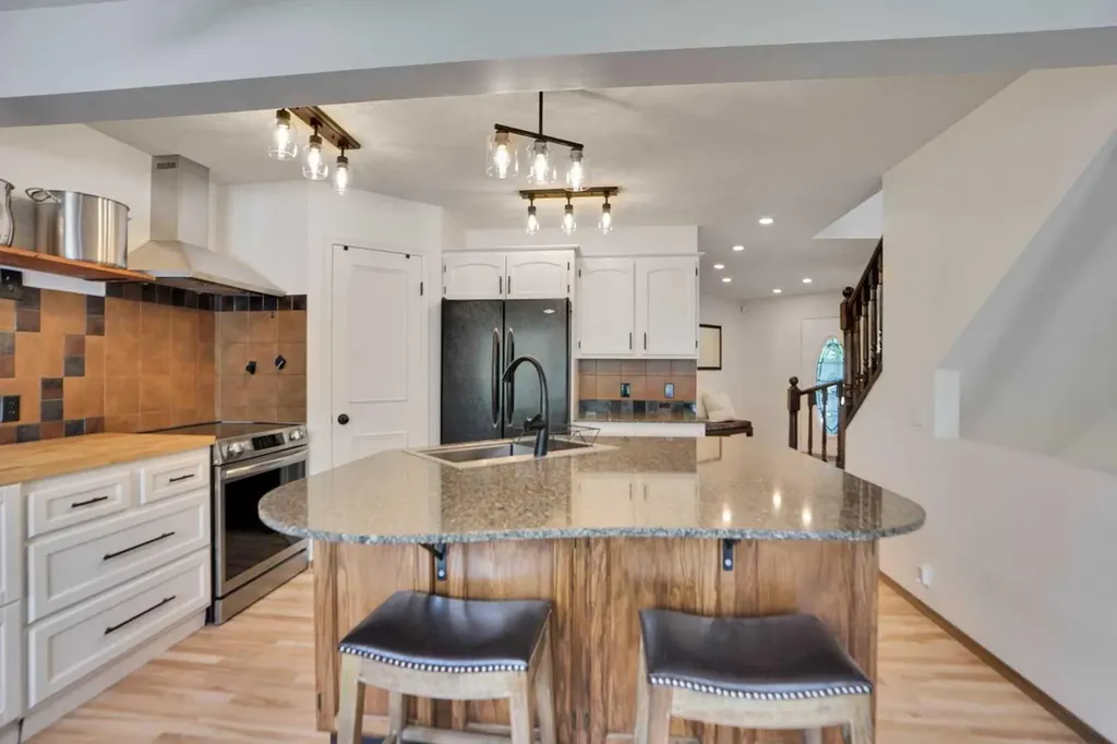 62 Macewan Park View NW Calgary AB T3K4E7