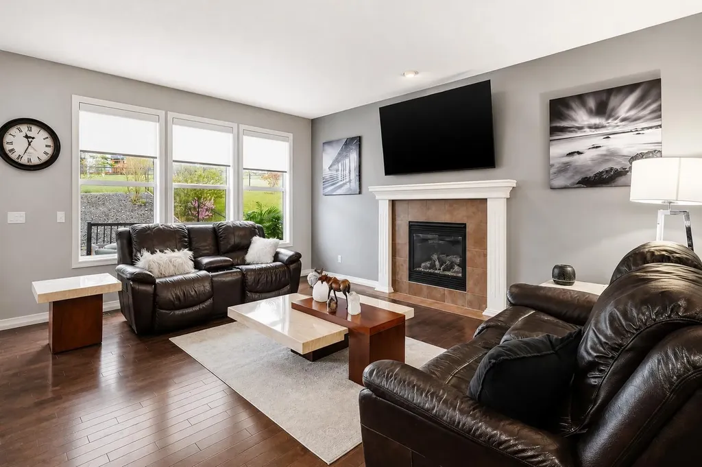 16 Sunset Terrace Cochrane AB T4C 0G1