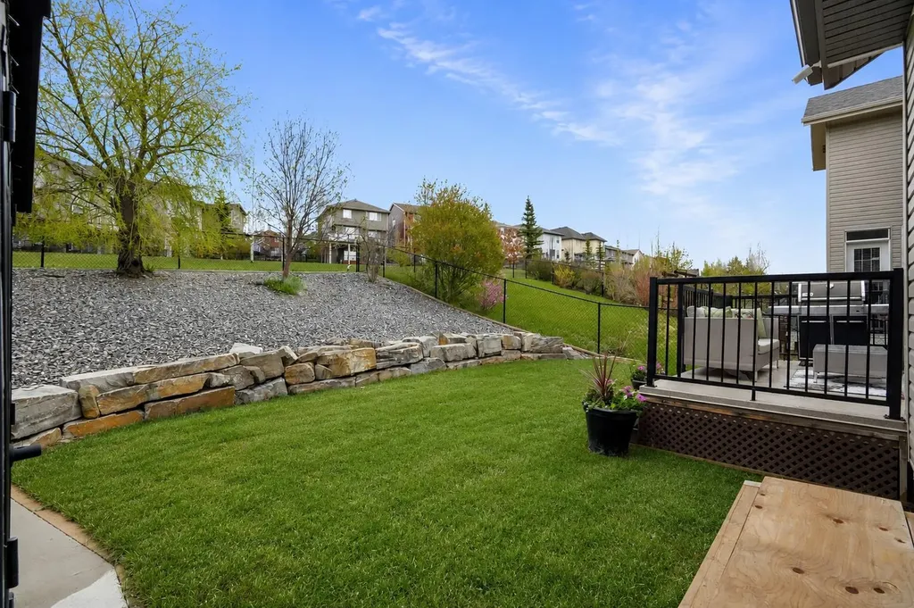 16 Sunset Terrace Cochrane AB T4C 0G1