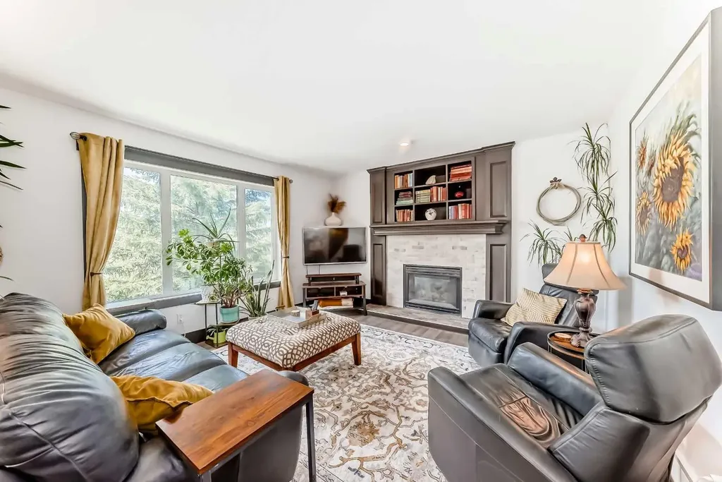 37 Lakeside Greens Close Chestermere AB T1X 1C2