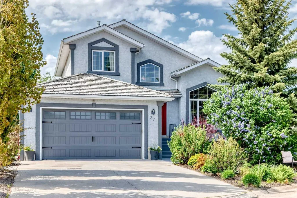 37 Lakeside Greens Close Chestermere AB T1X 1C2