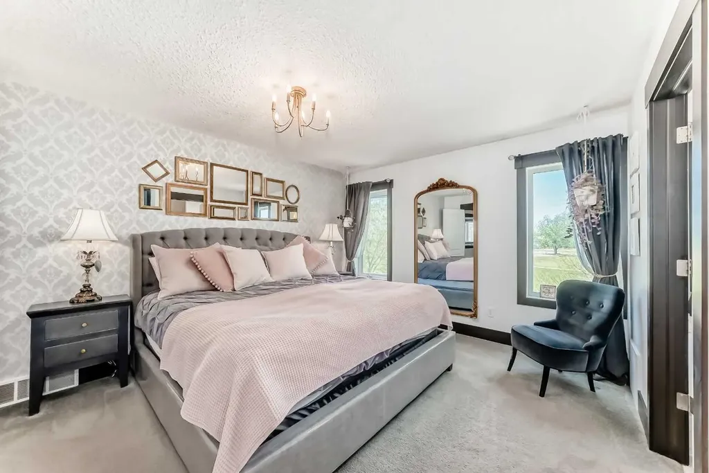 37 Lakeside Greens Close Chestermere AB T1X 1C2