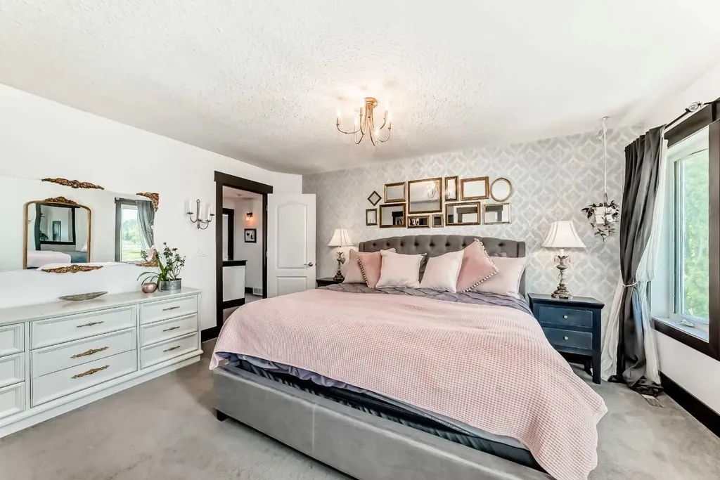 37 Lakeside Greens Close Chestermere AB T1X 1C2