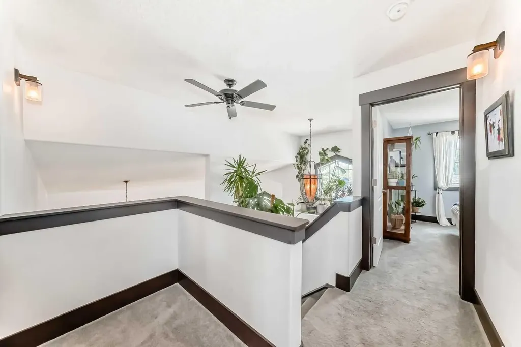 37 Lakeside Greens Close Chestermere AB T1X 1C2