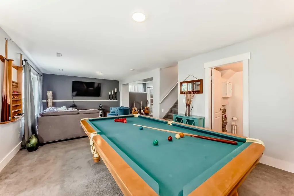 37 Lakeside Greens Close Chestermere AB T1X 1C2